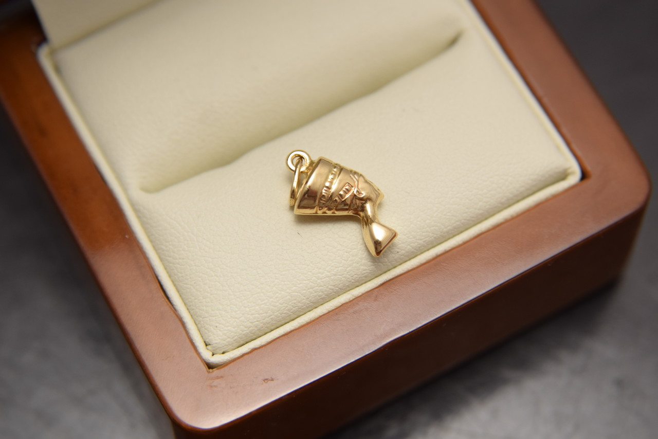 zlota-zawieszka-nefretete-p-585-058g-stan-uzywany