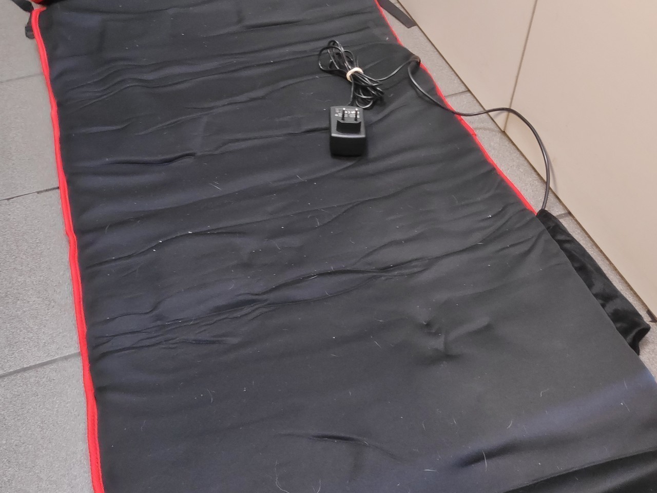 mata-masujaca-z-podgrzewaniem-valenti-torinto-kolor-dominujacy-czarny