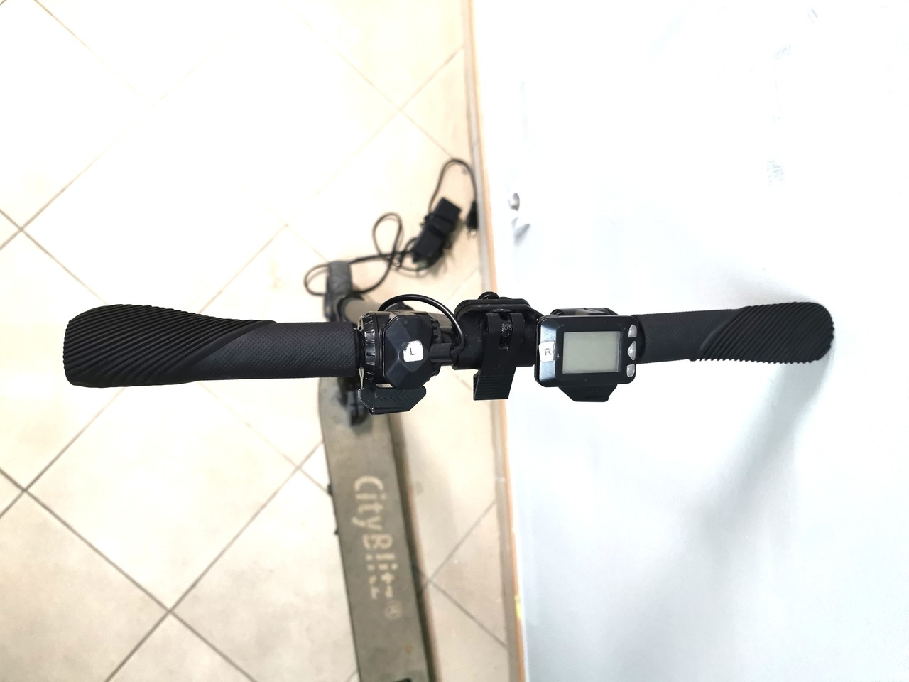 city-blitz-hulajnoga-elektryczna-250w-skladana-kolor-inny