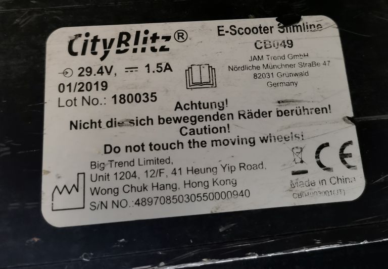 city-blitz-hulajnoga-elektryczna-250w-skladana-model-cb049