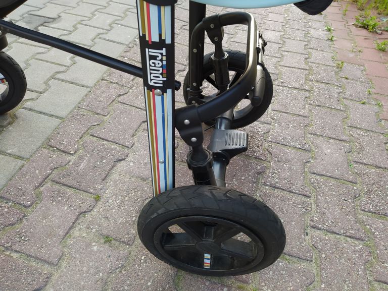 wozek-dzieciecy-3w1-trendy-miyo-emjot-elementy-zestawu-spacerowka