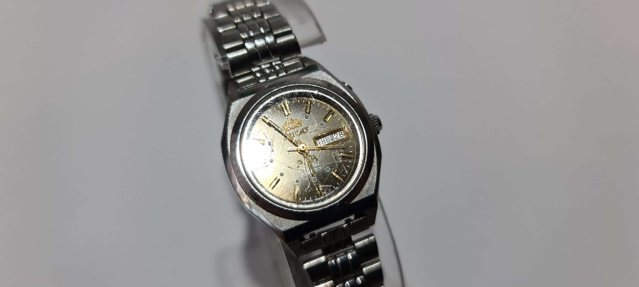 zegarek-orient-aaa-crystal-21-jewels-l558731-typ-nareczny