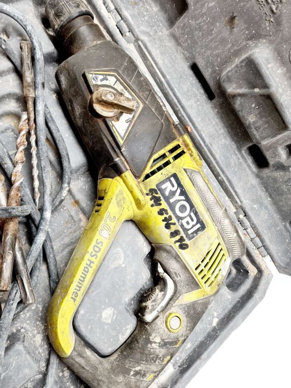 ryobi-mlotowiertarka-erh710rs-uszkodzona-stan-uzywany