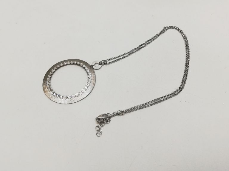 przesliczny-srebrny-naszyjnik-kamien-bez-kamienia