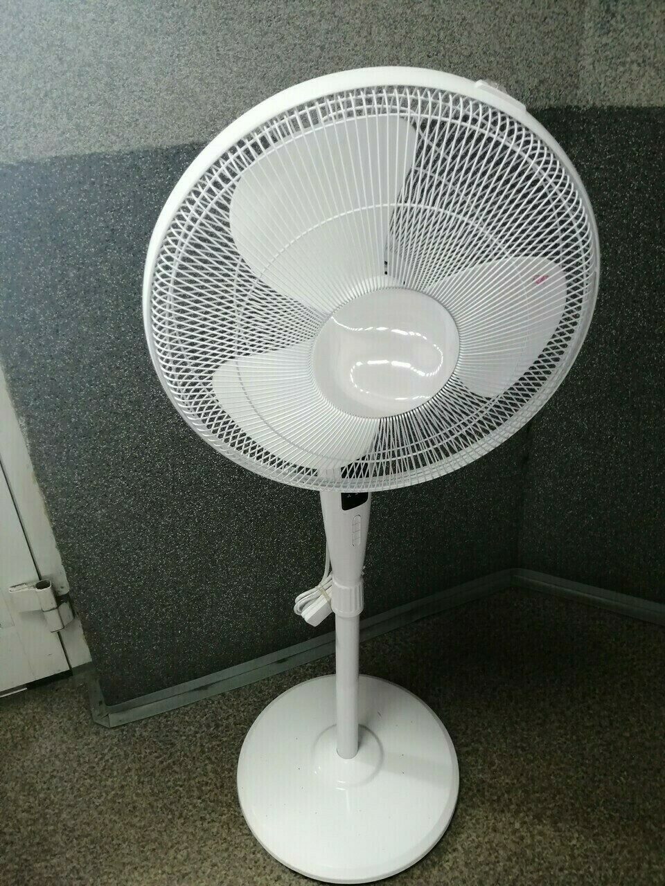 wiatrak-wentylator-stojacy-fs40-11nr-pilot-stan-uzywany