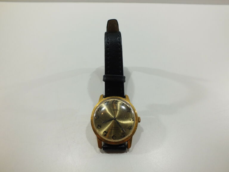 radziecki-zegarek-yanka-17-kamieni-wyprzedaz-ostrowskiego-1-wroclaw