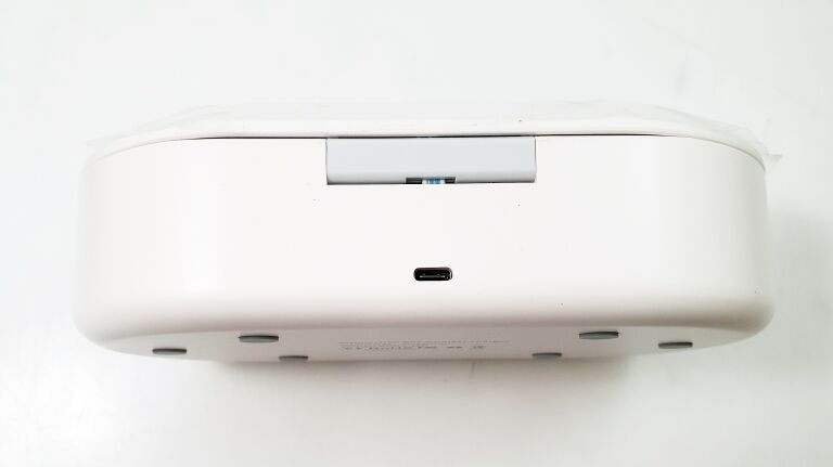 sterylizator-uv-z-ladowarka-bezprzewodowa-stan-nowy