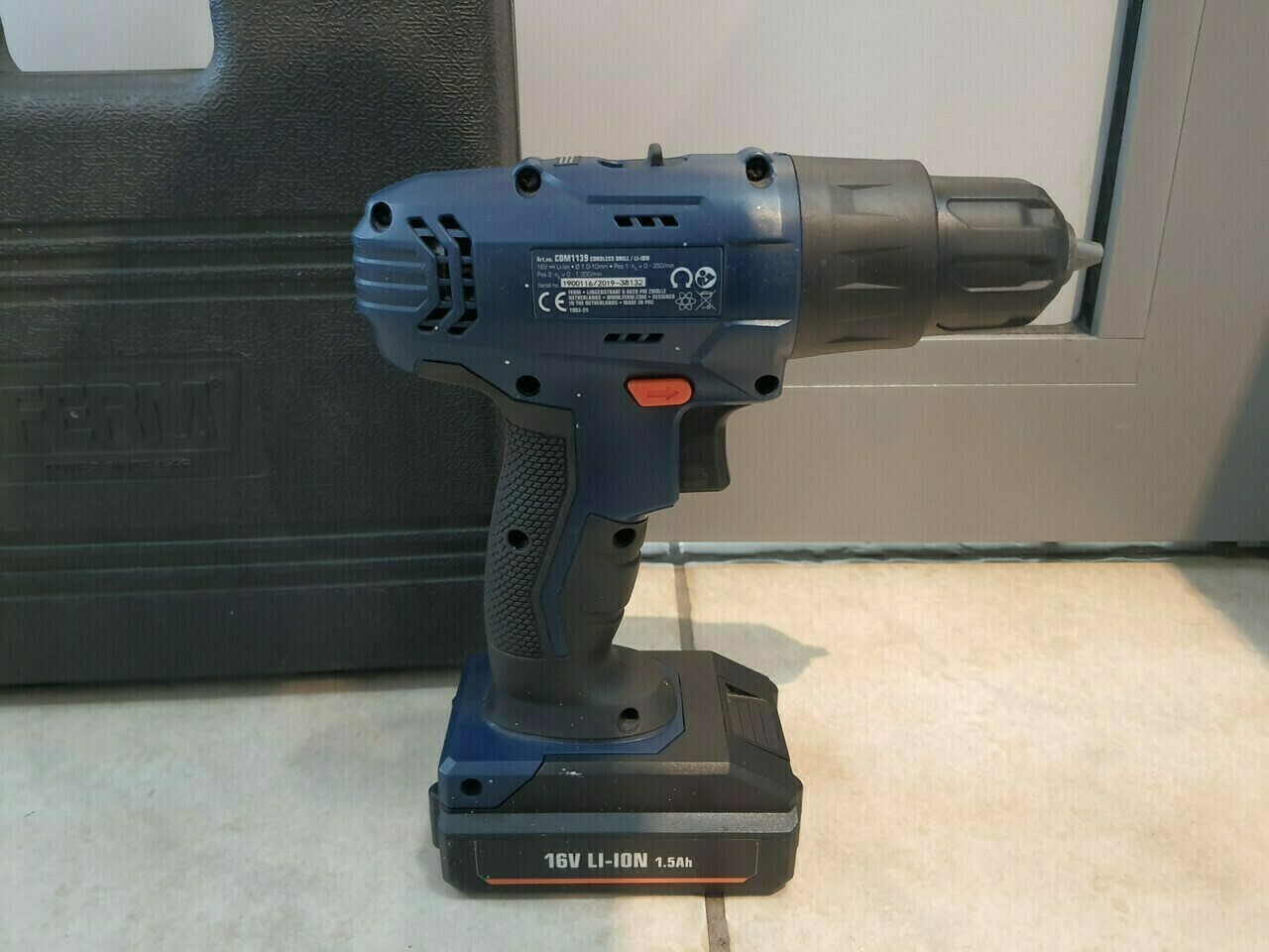 wkretarka-ferm-cdm-1139-walizka-zasilanie-akumulatorowe