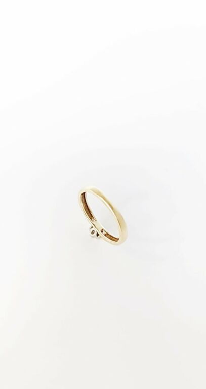 zloty-pierscionek-z-diamentem-585-certyfikatapart-stan-uzywany