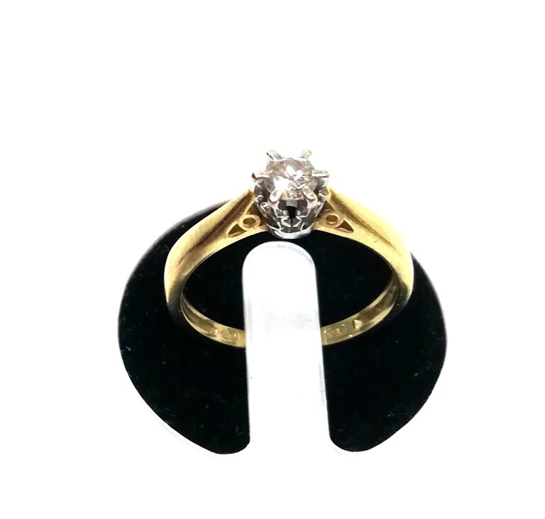 piekny-zloty-pierscionek-z-brylantem-018kr-585-material-zloto