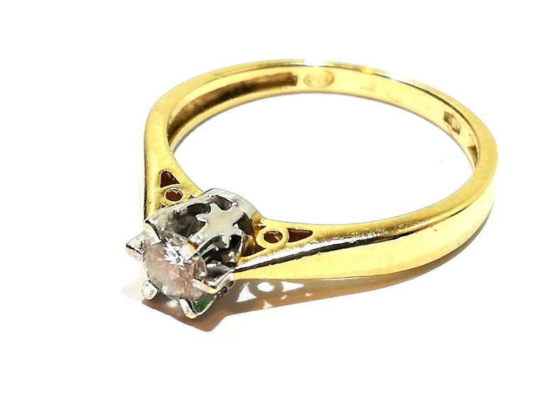 piekny-zloty-pierscionek-z-brylantem-018kr-585-kolor-dominujacy-zloty