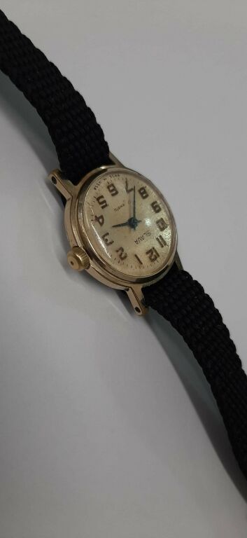 zegarek-slava-17-jewels-made-in-ussr-ksztalt-koperty-okragla