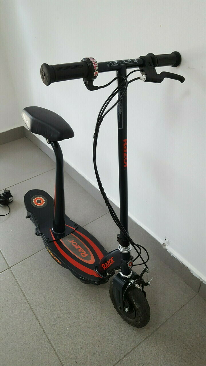 hulajnoga-elektryczna-razor-e100s-power-core-stan-uzywany