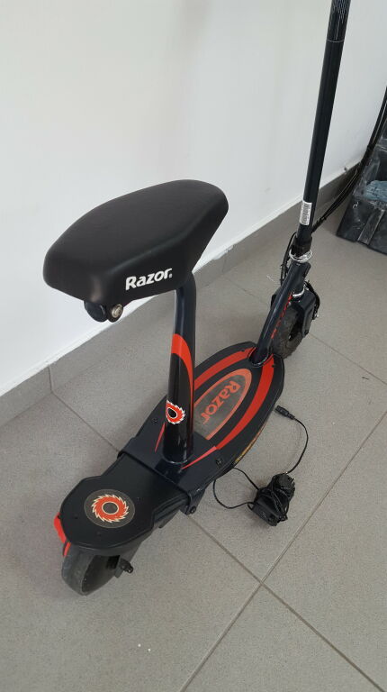 HULAJNOGA ELEKTRYCZNA RAZOR E100S POWER CORE
