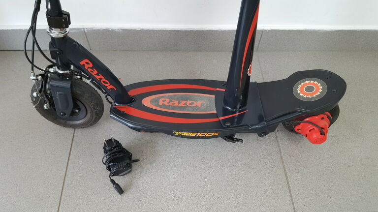 HULAJNOGA ELEKTRYCZNA RAZOR E100S POWER CORE
