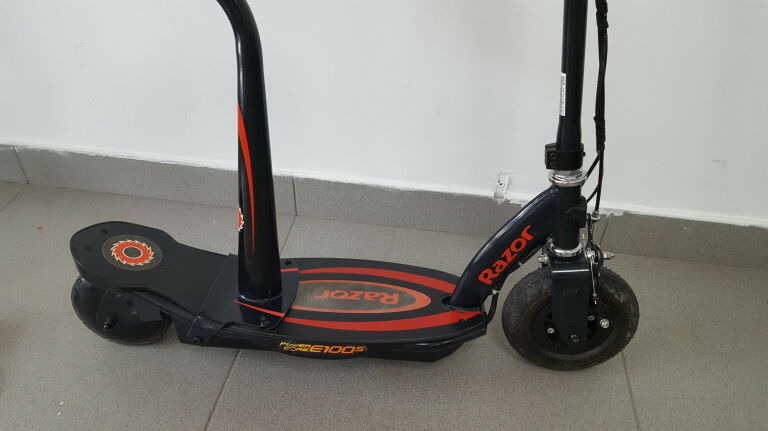 HULAJNOGA ELEKTRYCZNA RAZOR E100S POWER CORE