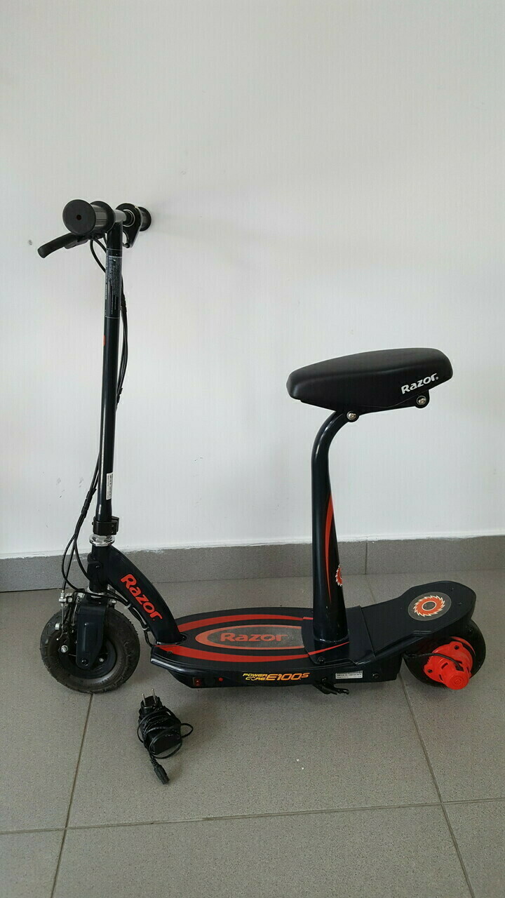 hulajnoga-elektryczna-razor-e100s-power-core-marka-razor