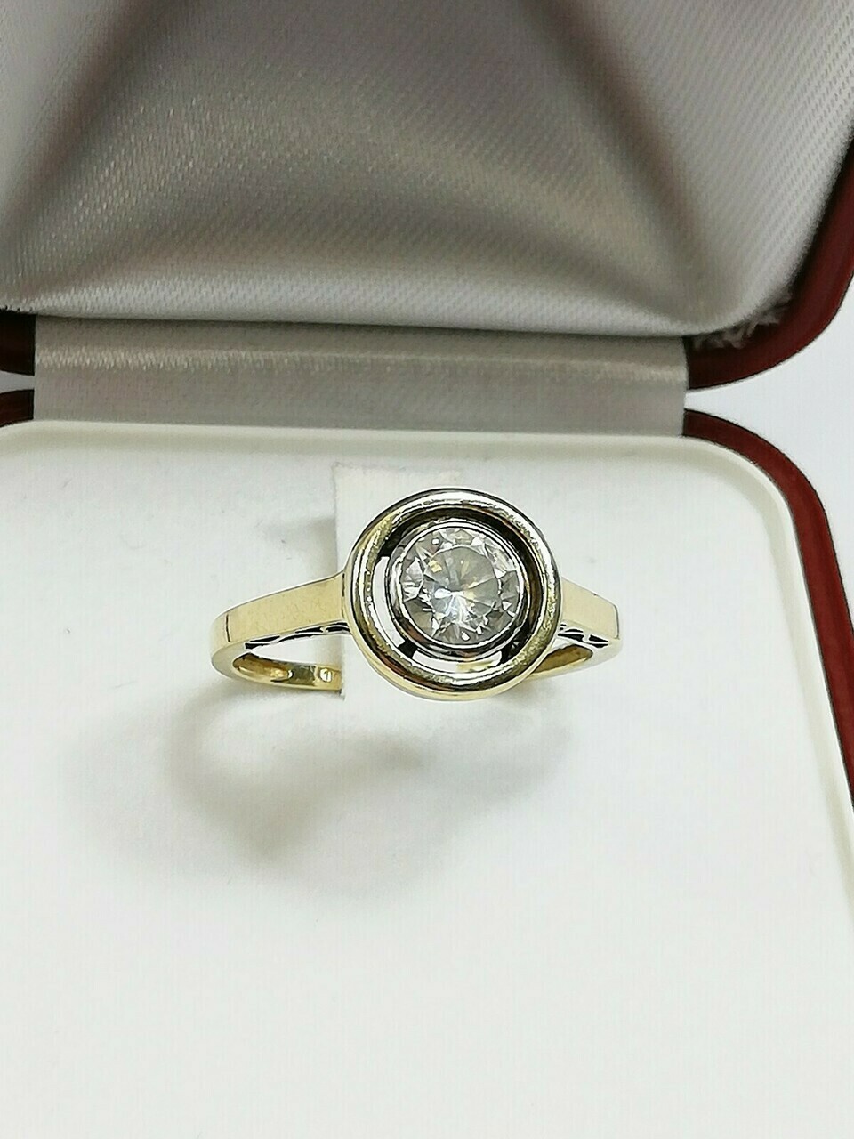 osobliwy-zloty-pierscionek-z-ruchomym-oczkiem-8k-kamien-cyrkonia