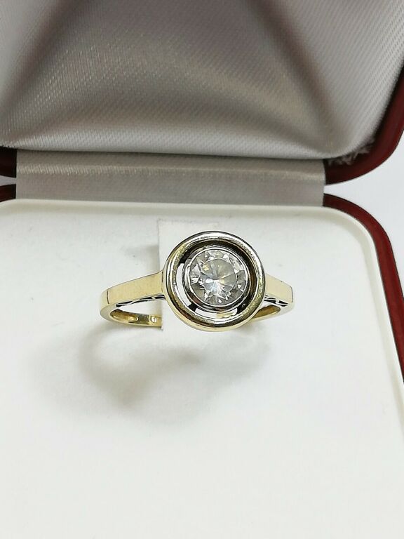 osobliwy-zloty-pierscionek-z-ruchomym-oczkiem-8k-kamien-cyrkonia