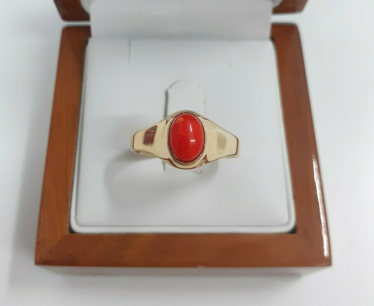 zloty-pierscionek-z-koralem-naturalnym-p585-419g-stan-uzywany