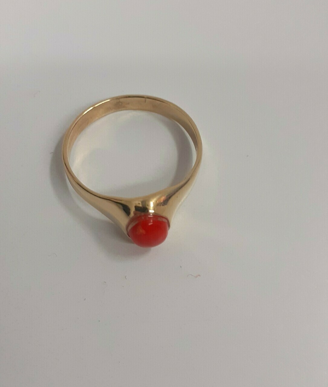zloty-pierscionek-z-koralem-naturalnym-p585-419g-cechy-brak