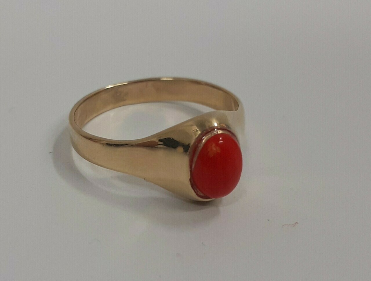 zloty-pierscionek-z-koralem-naturalnym-p585-419g-kolor-dominujacy-zloty