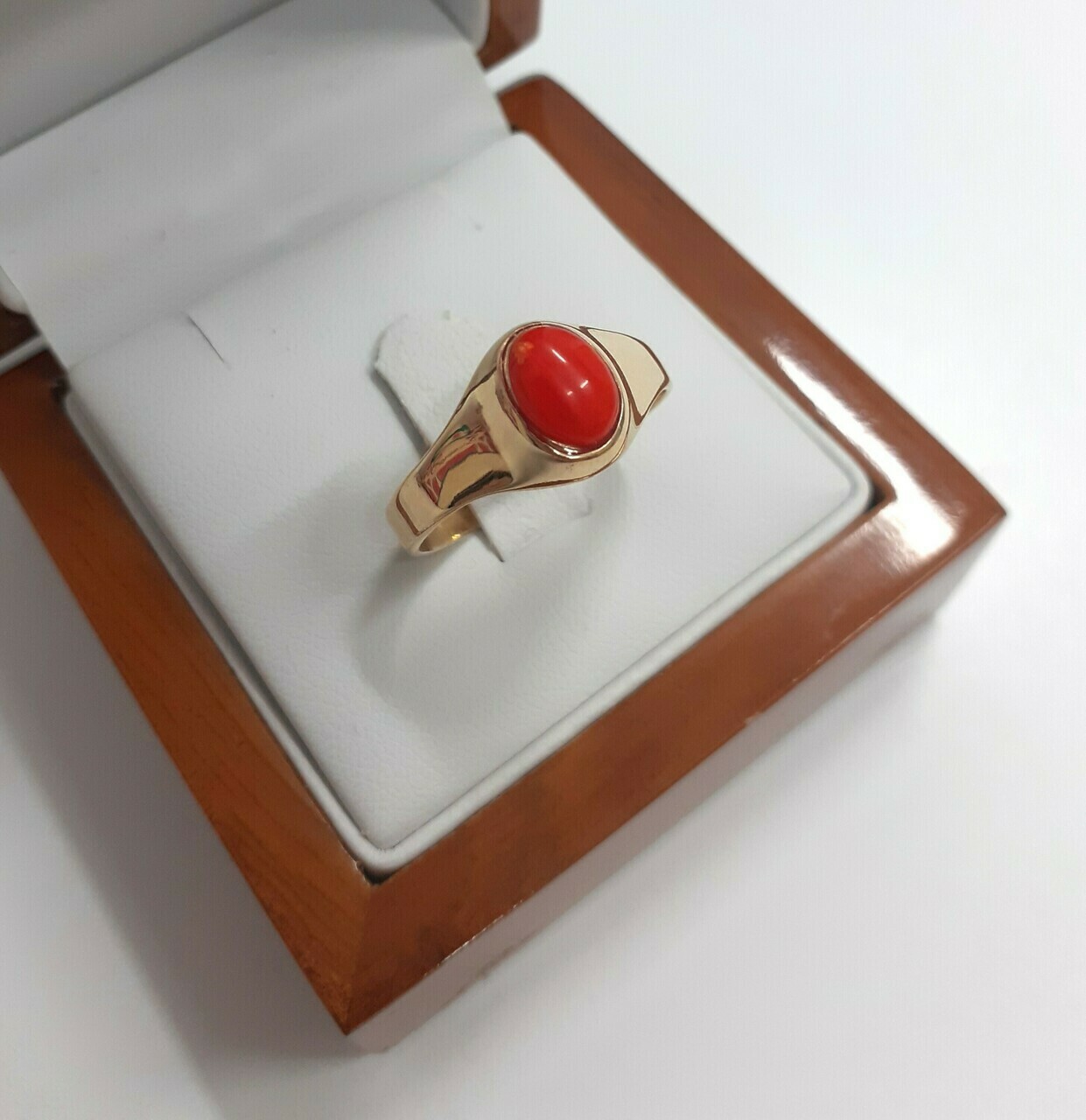 zloty-pierscionek-z-koralem-naturalnym-p585-419g-marka-inna-marka