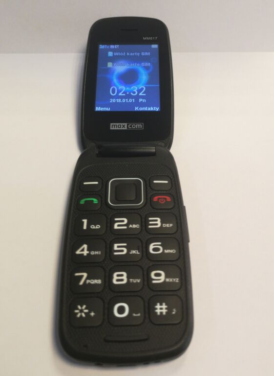 TELEFON  MAXCOM MM817