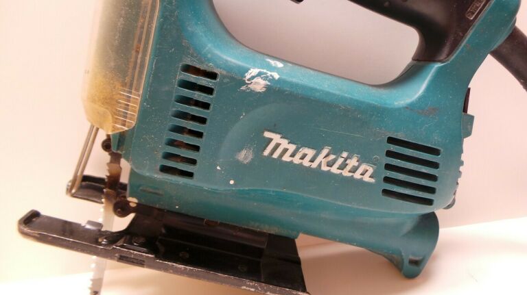 wyrzynarka-makita-4329-rodzaj-silnika-silnik-szczotkowy