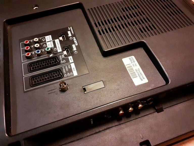 telewizor-panasonic-tx-l32c10p-smart-tv-nie