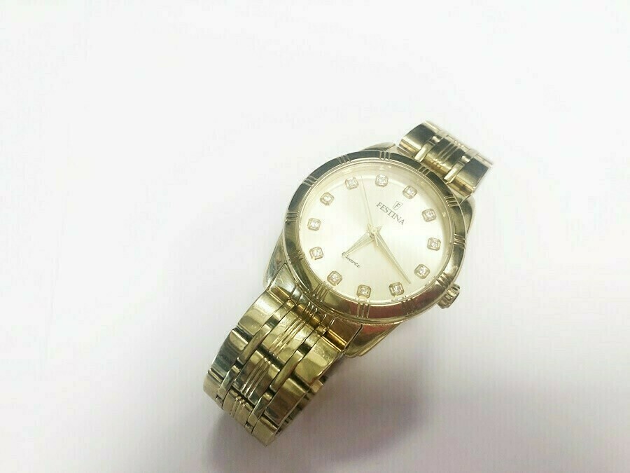 zegarek-festina-zloty-mechanizm-kwarcowy