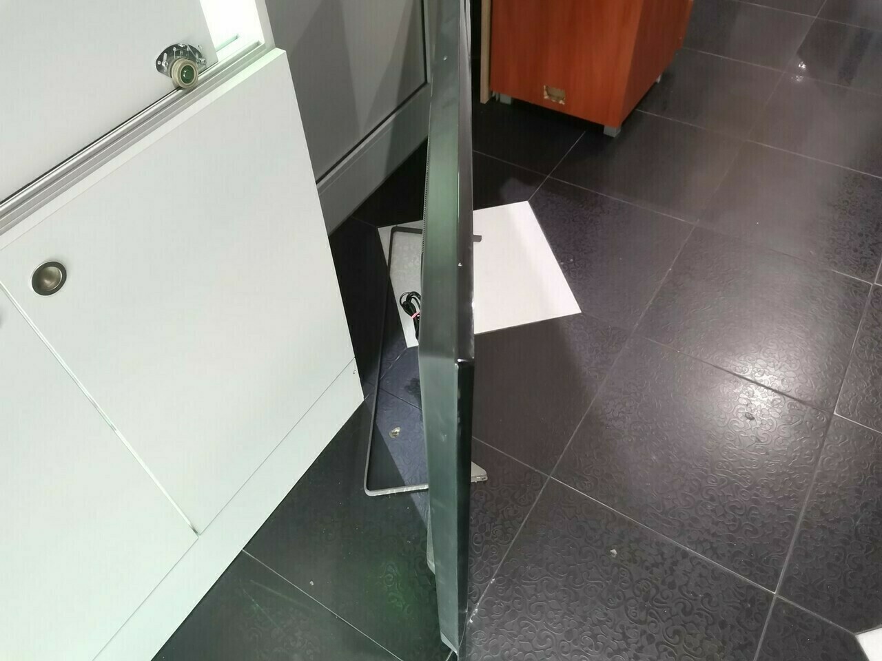 telewizor-kruger-matz-km0265-pilot-stan-uzywany