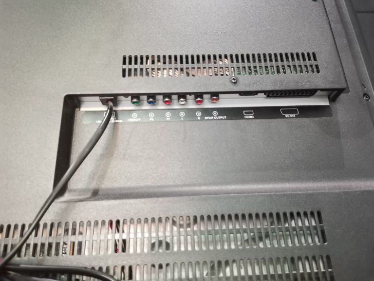 telewizor-kruger-matz-km0265-pilot-rozdzielczosc-ekranu-px-1920-x-1080