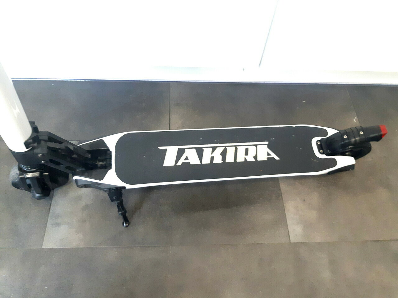 hulajnoga-elektryczna-takira-biala-model-10032211