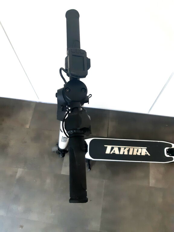 hulajnoga-elektryczna-takira-biala-stan-uzywany