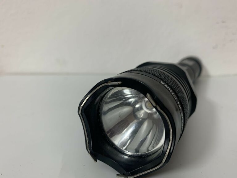 latarka-paralizator-hw-police-1108-model-z1108