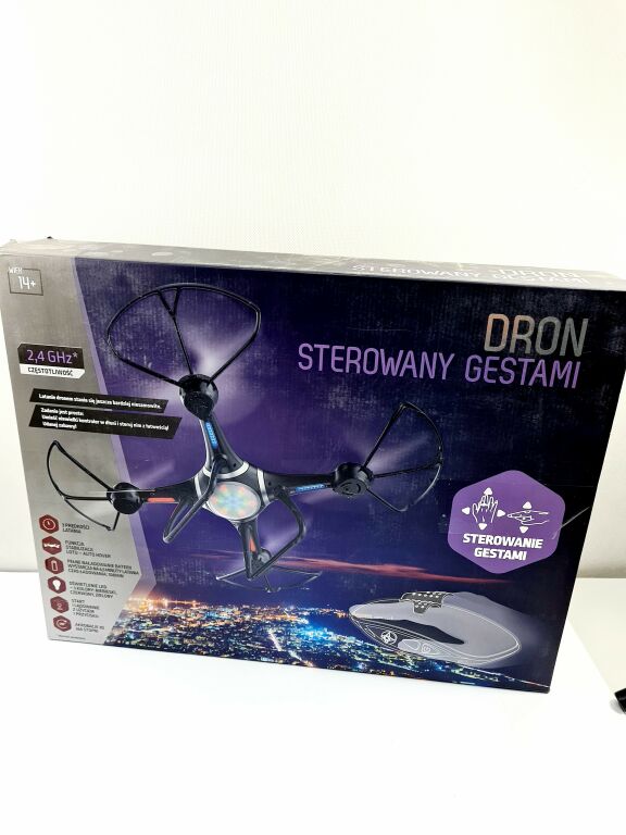 dron-sterowany-gestem-wyszynskiego-22d-sj-stargard-jurmat-bis