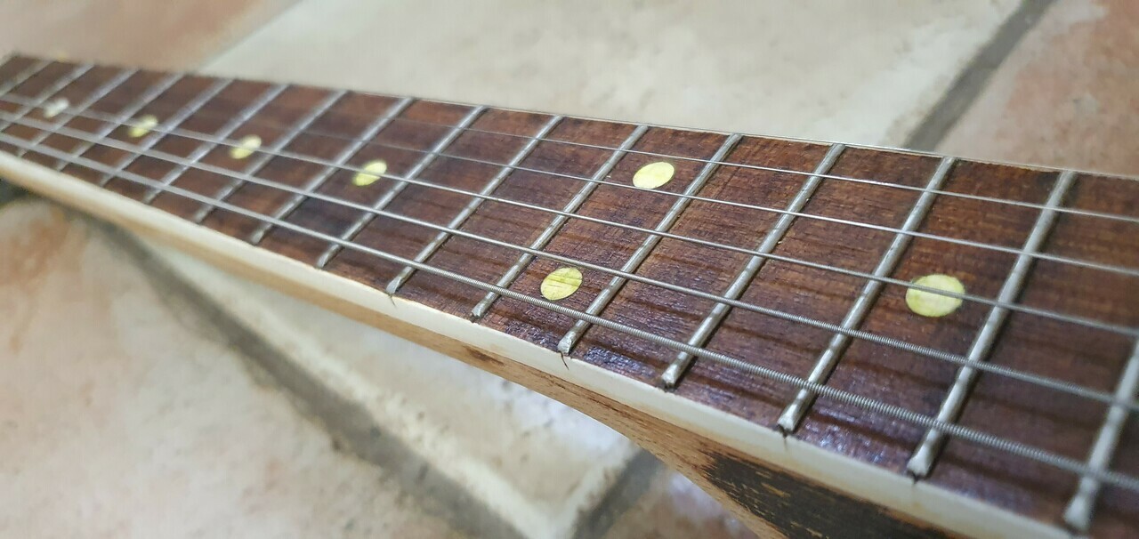 gitara-akustyczna-defil-jazz-marka-inna