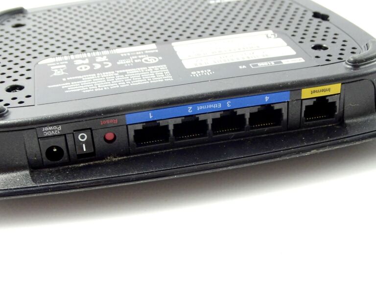 ROUTER CISCO LINKSYS E1000