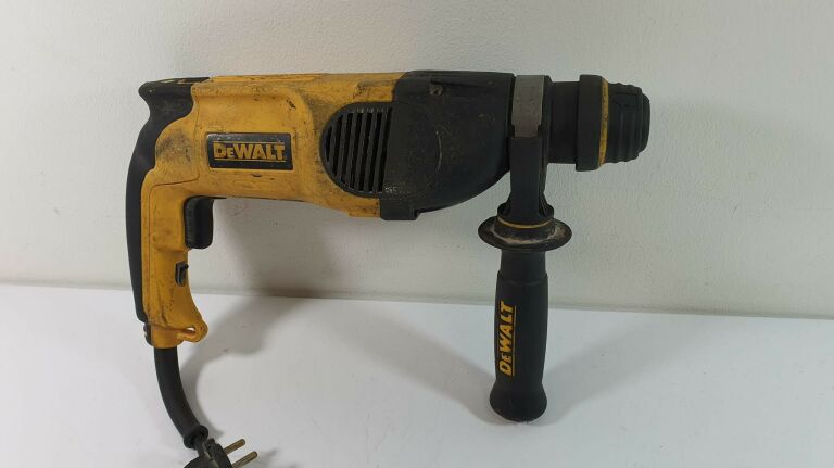 MŁOTOWIERTARKA DEWALT D25123