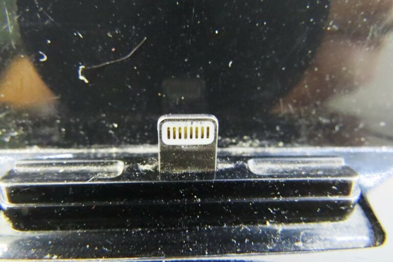 stacja-dokujaca-iwantit-100w-iphone-6-7-at-promocj-stan-uzywany