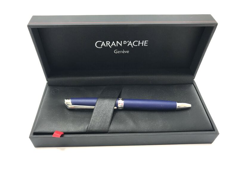 DŁUGOPIS CARAN D'ACHE LEMAN BLUE MATT 4789-648
