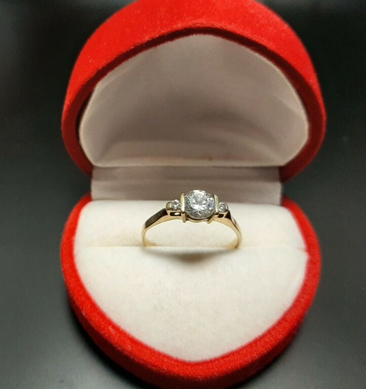 sliczny-zloty-pierscionek-135g-333-kamien-cyrkonia