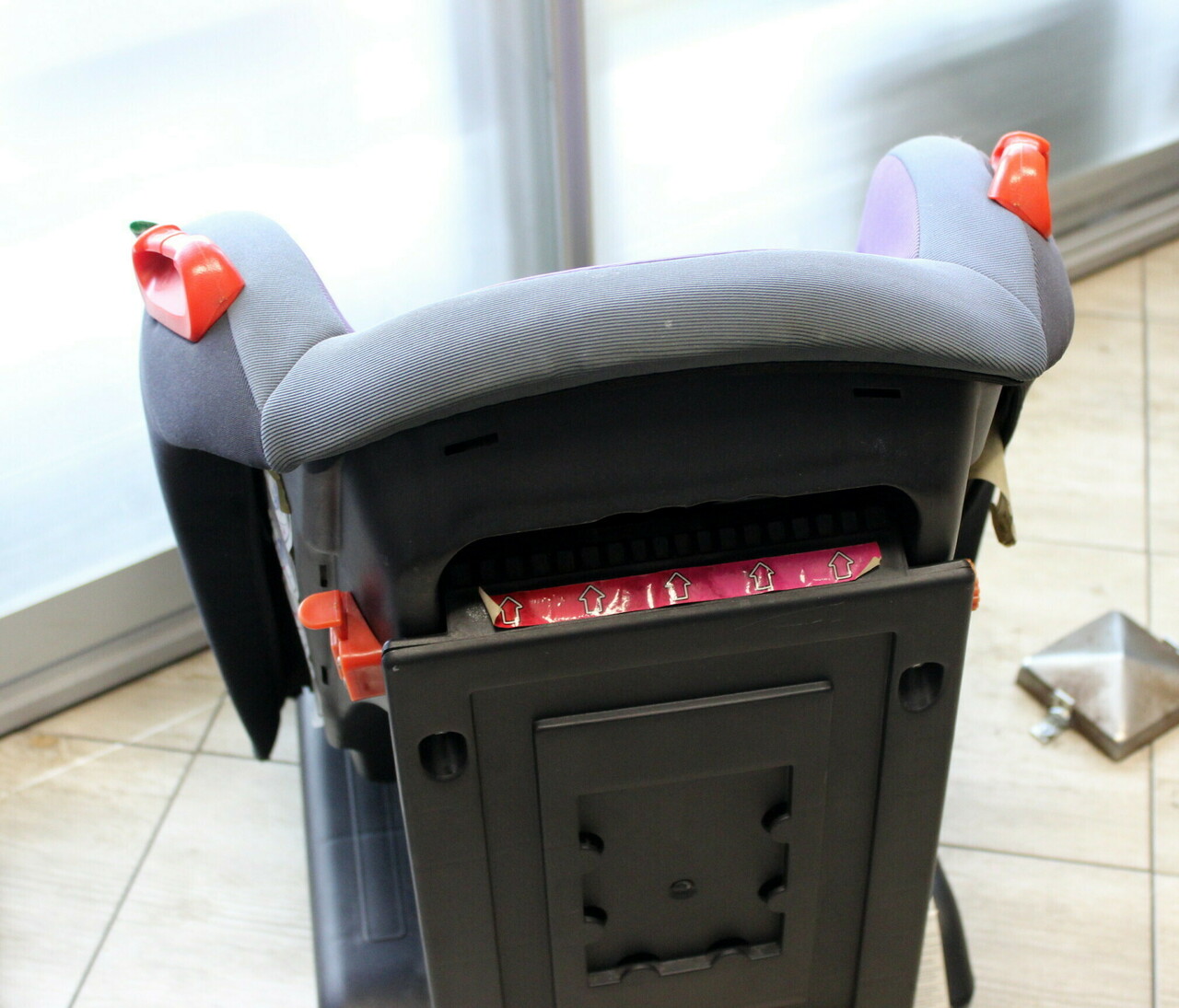 fotelik-samochodowy-baby-design-amigo-seria-e4-04444001