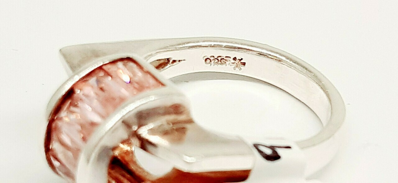 piekny-srebrny-pierscionek-kolor-dominujacy-205826-1081899