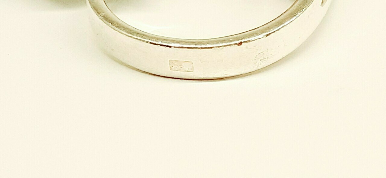 piekny-srebrny-pierscionek-material-15835-4