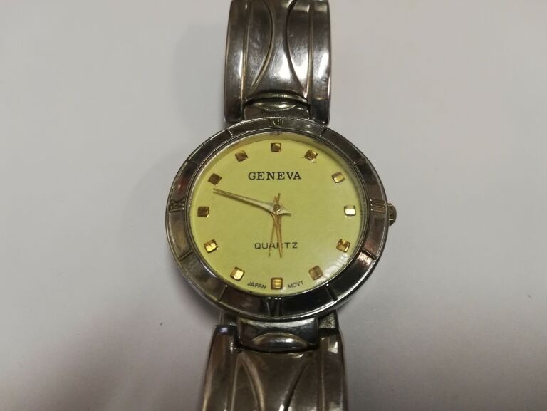 zegarek-geneva-srebny-stan-uzywany