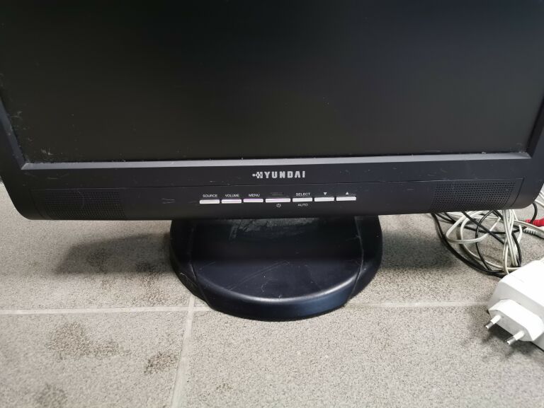 MONITOR HYUNDAI L19T