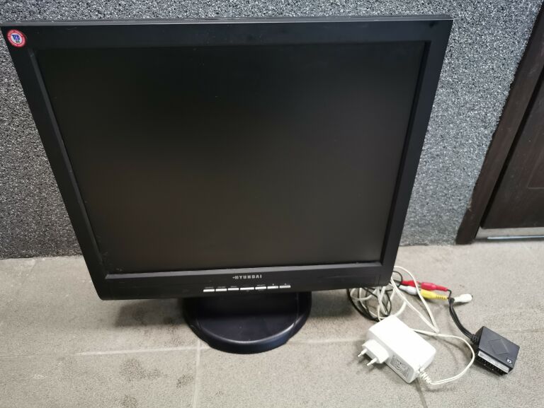 MONITOR HYUNDAI L19T