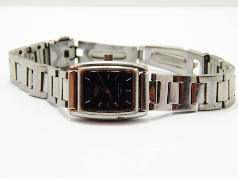 BESIDE CASIO LTP-1135